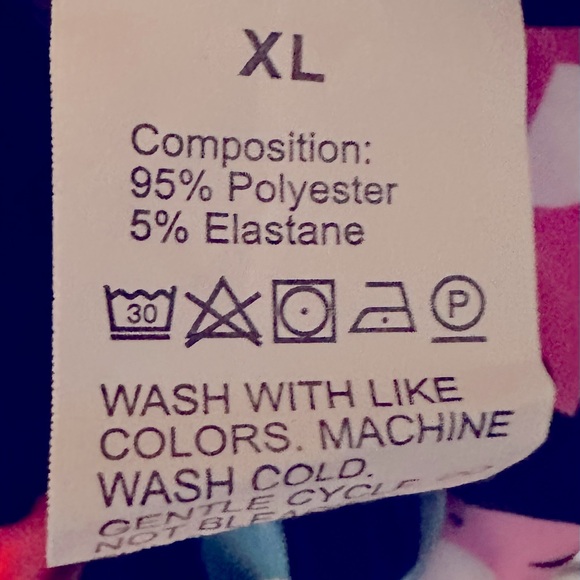 NWOT Unlisted XL multicoloured nightshirt with elephants and scope neckline. - Picture 2 of 2